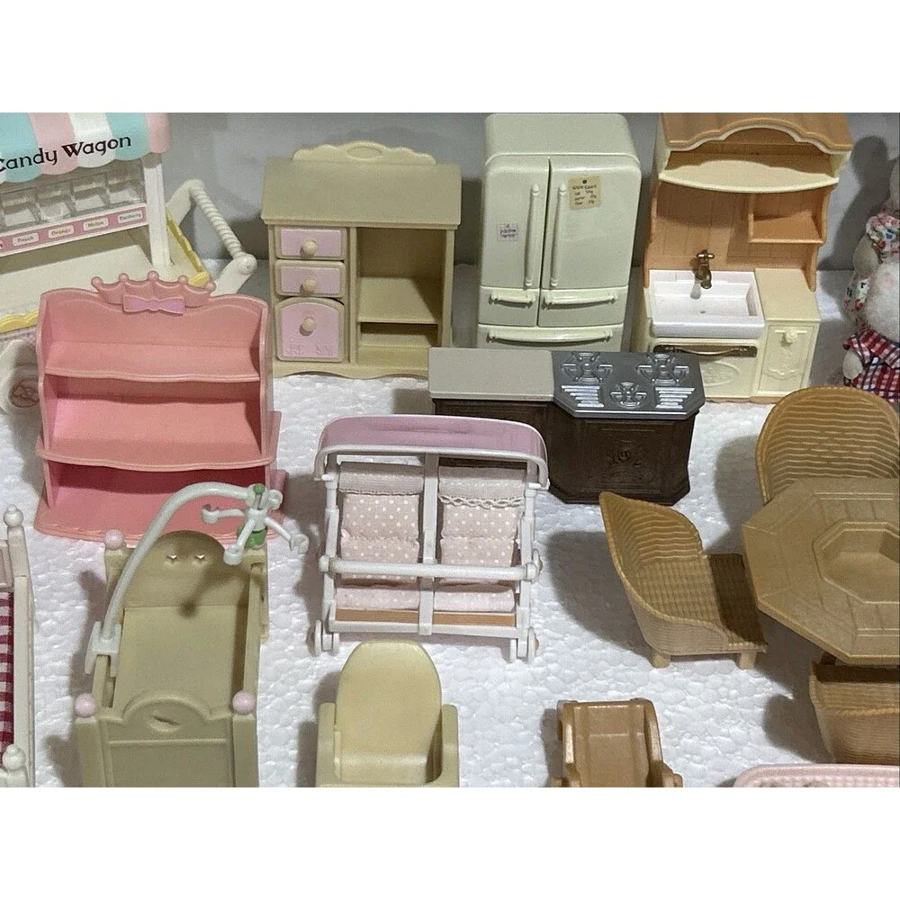 Sylvanian Families Calico Critters Red Panda Large Lot Furniture Kitchen Patio